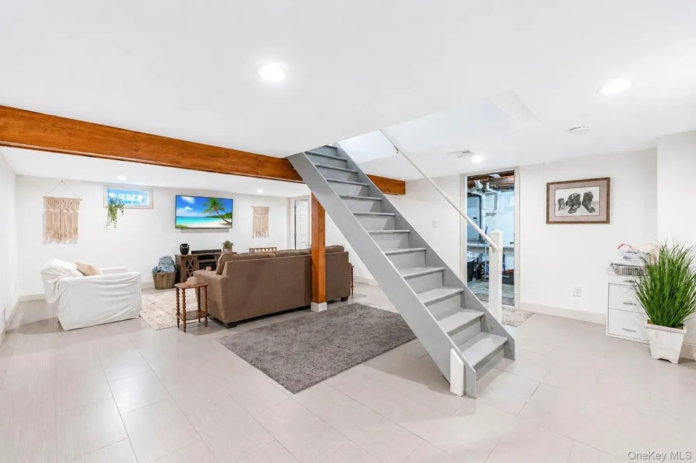 19 Hawthorne Road Rocky Point, NY 11778