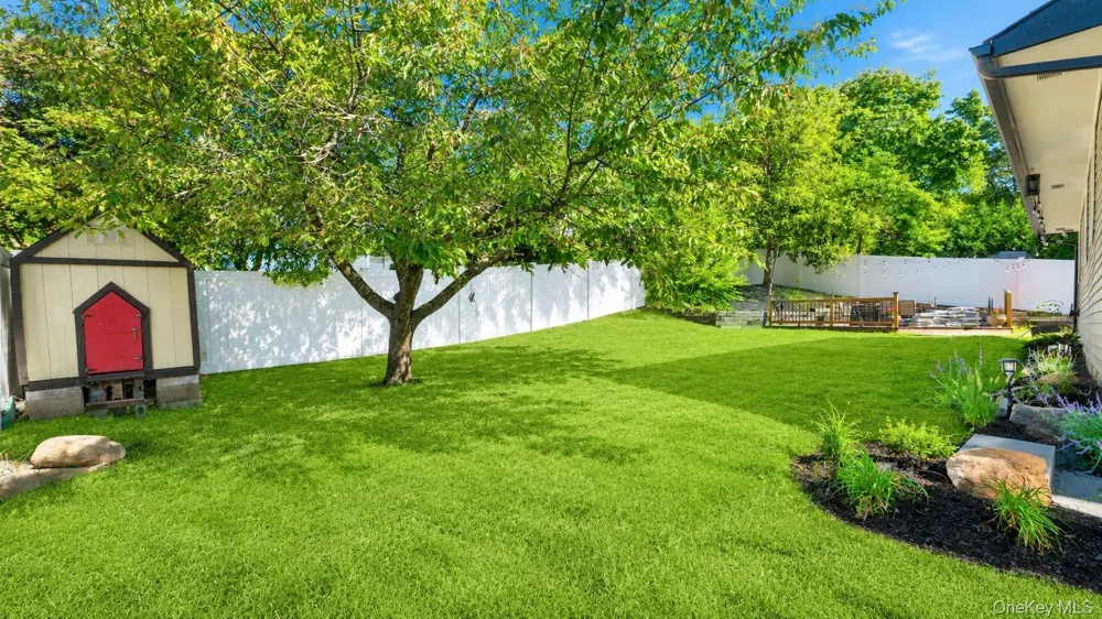 19 Hawthorne Road Rocky Point, NY 11778
