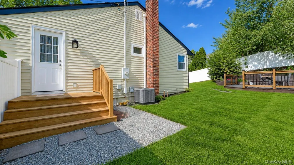 19 Hawthorne Road Rocky Point, NY 11778