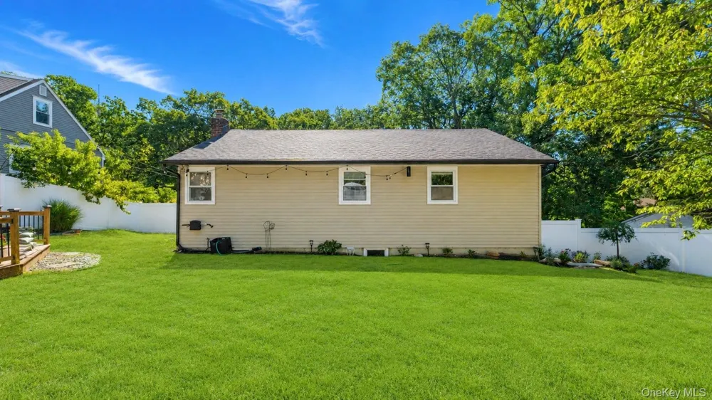19 Hawthorne Road Rocky Point, NY 11778