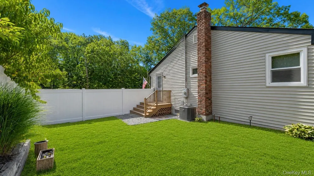 19 Hawthorne Road Rocky Point, NY 11778