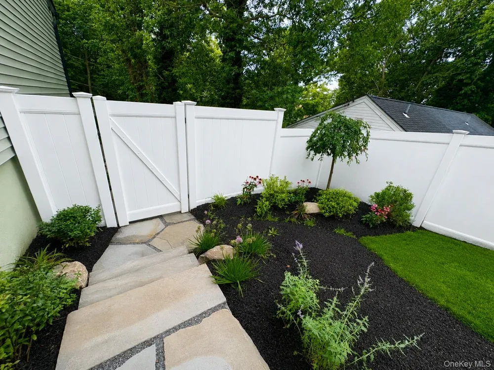 19 Hawthorne Road Rocky Point, NY 11778