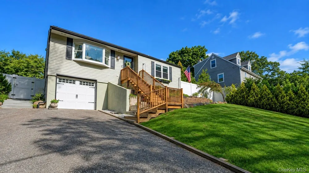 19 Hawthorne Road Rocky Point, NY 11778