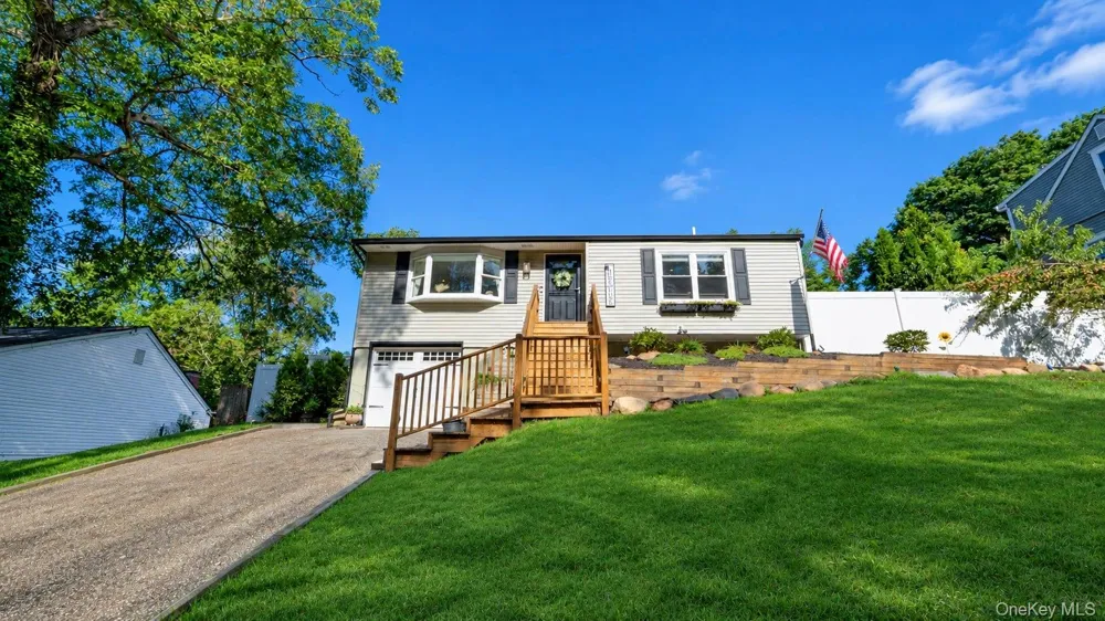 19 Hawthorne Road Rocky Point, NY 11778