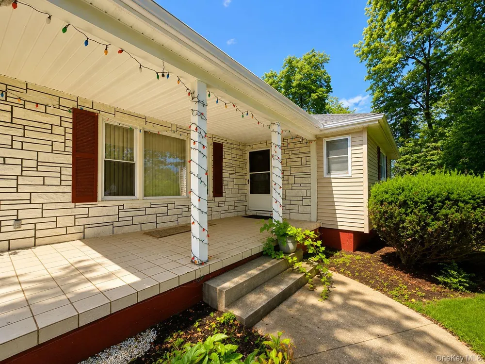 19 Stewart Place Spring Valley, NY 10977