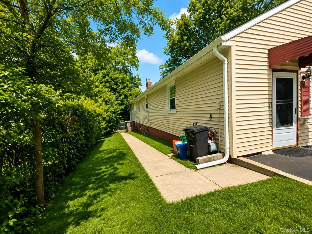 19 Stewart Place Spring Valley, NY 10977