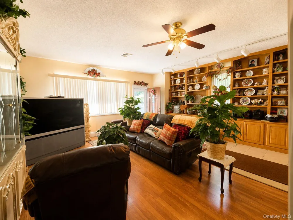 19 Stewart Place Spring Valley, NY 10977