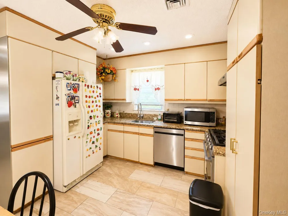 19 Stewart Place Spring Valley, NY 10977