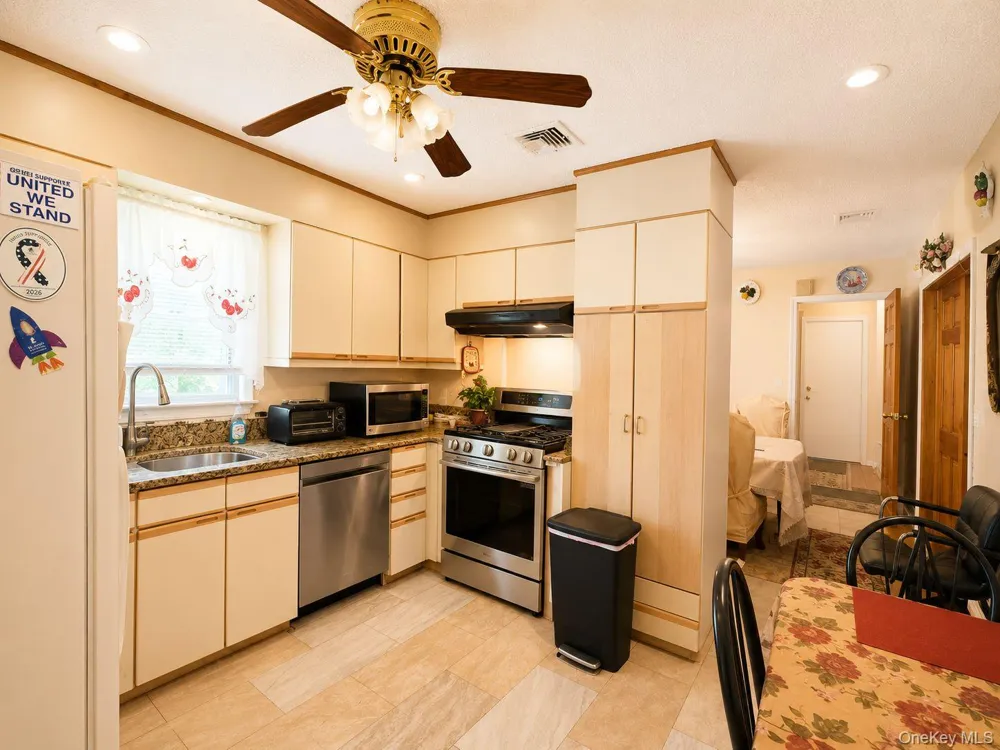 19 Stewart Place Spring Valley, NY 10977