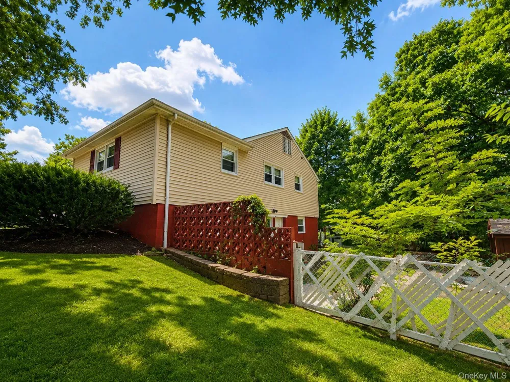 19 Stewart Place Spring Valley, NY 10977
