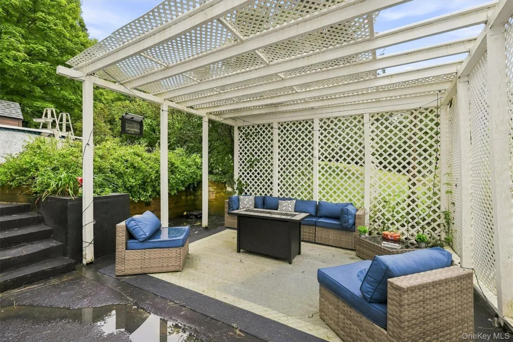 56 Main Street Unionville, NY 10988