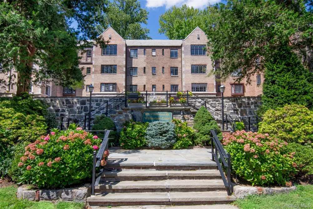 915 Wynnewood Road #G4 Pelham, NY 10803