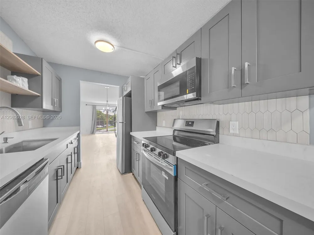 1401 SW 128th Ter #304H Pembroke Pines, FL 33027