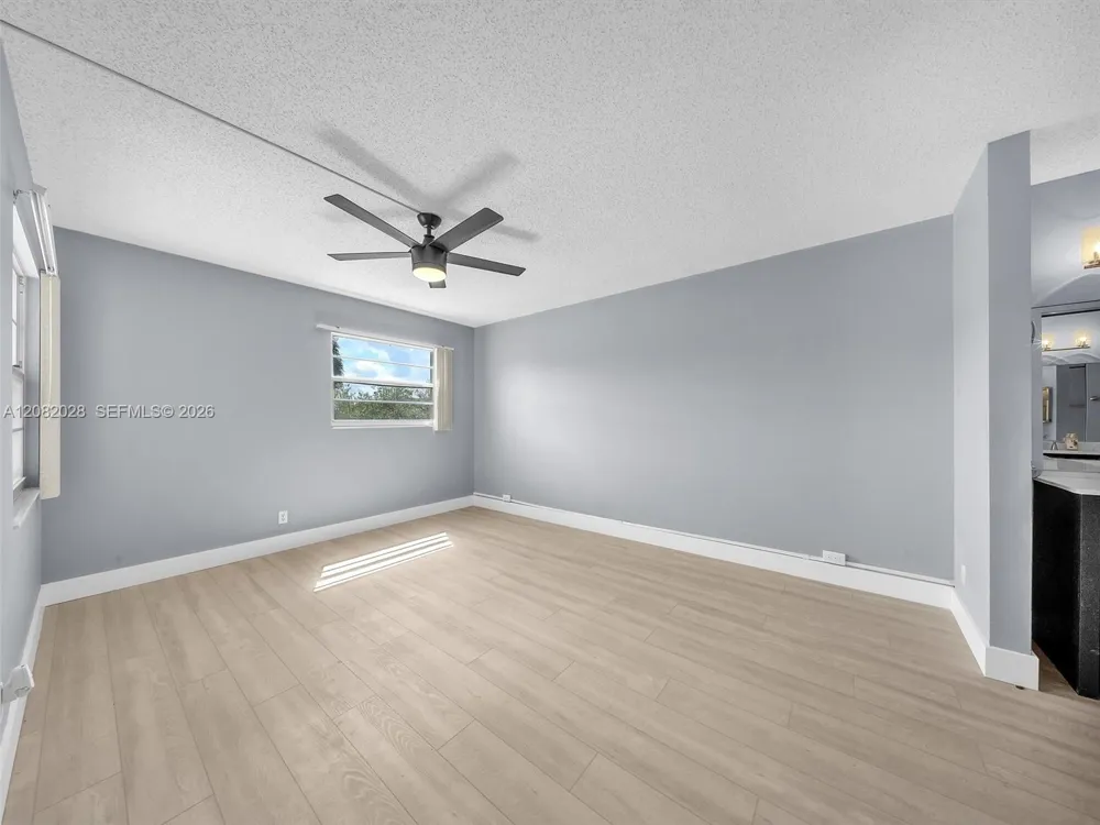 1401 SW 128th Ter #304H Pembroke Pines, FL 33027