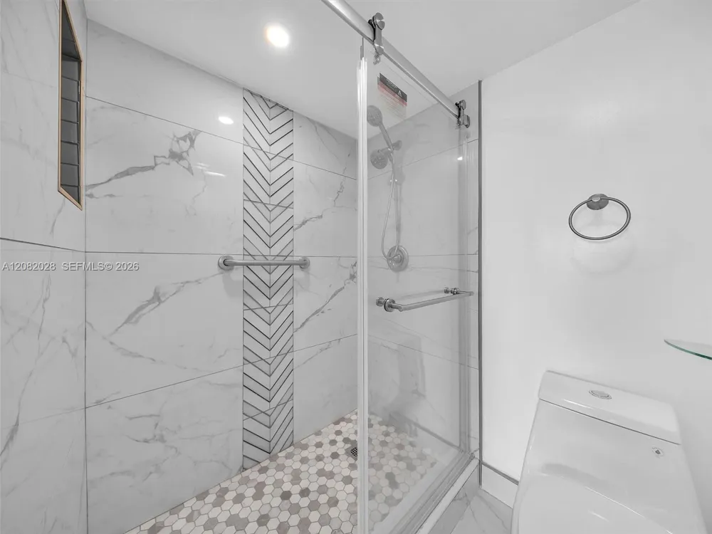 1401 SW 128th Ter #304H Pembroke Pines, FL 33027
