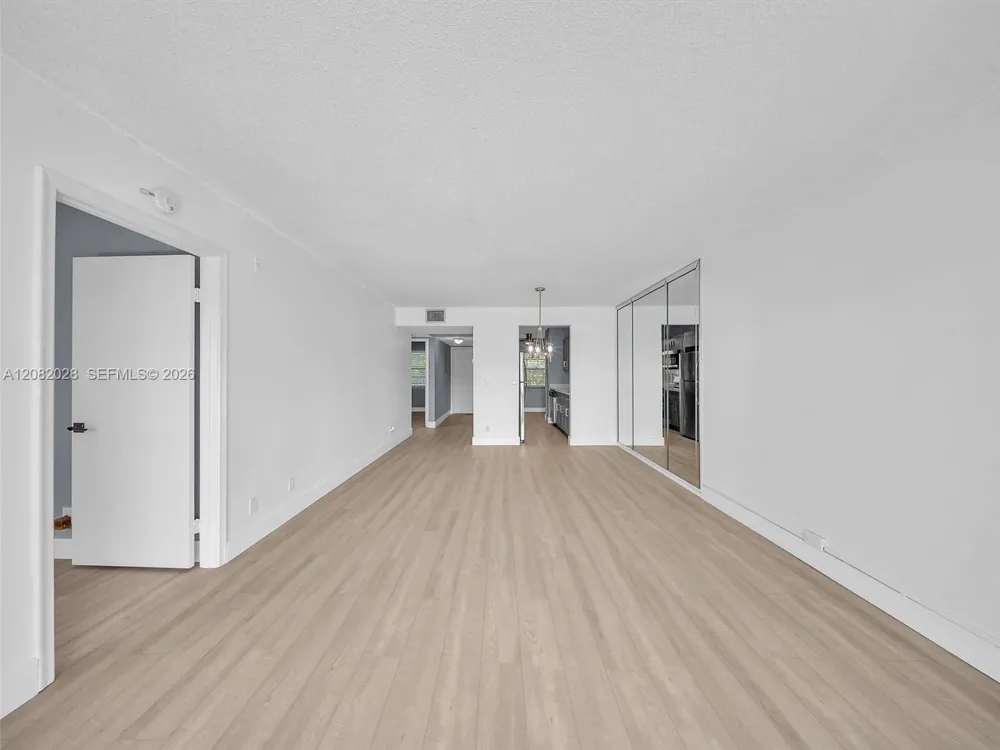 1401 SW 128th Ter #304H Pembroke Pines, FL 33027