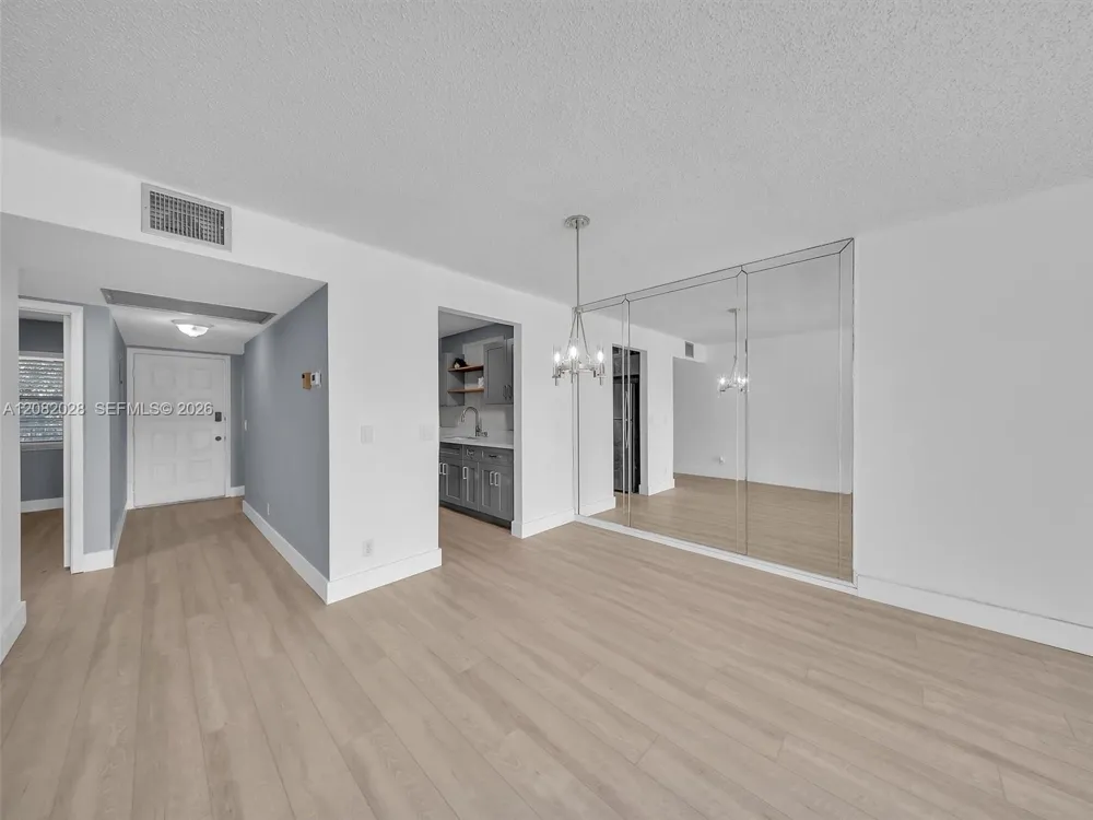1401 SW 128th Ter #304H Pembroke Pines, FL 33027