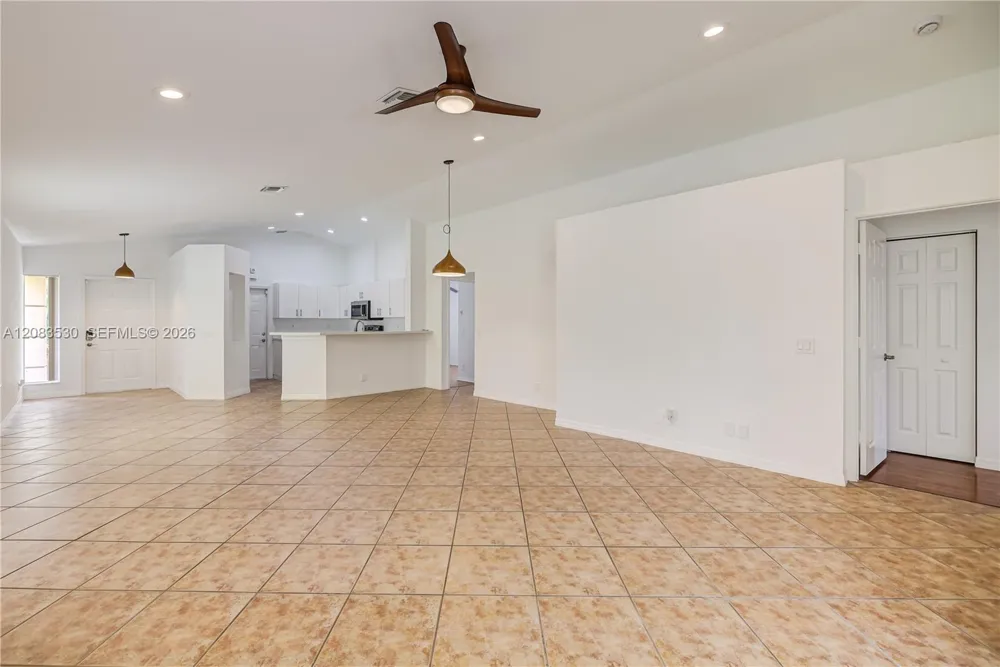 1509 Canary Island Dr Weston, FL 33327