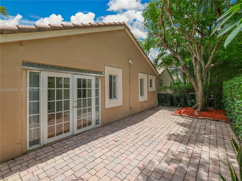 1509 Canary Island Dr Weston, FL 33327