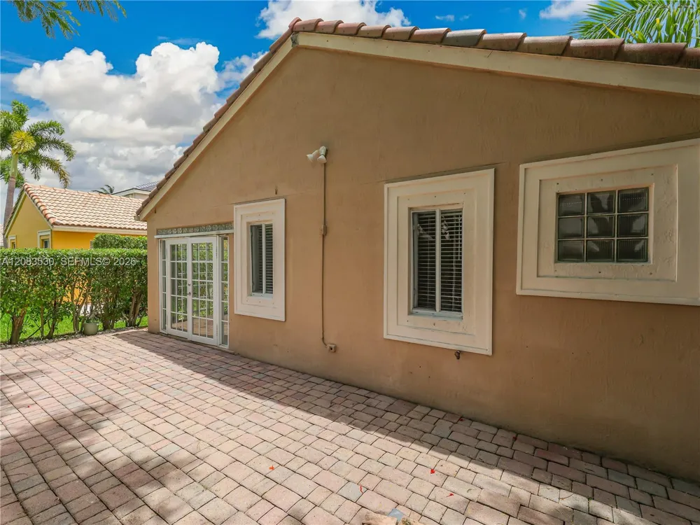 1509 Canary Island Dr Weston, FL 33327