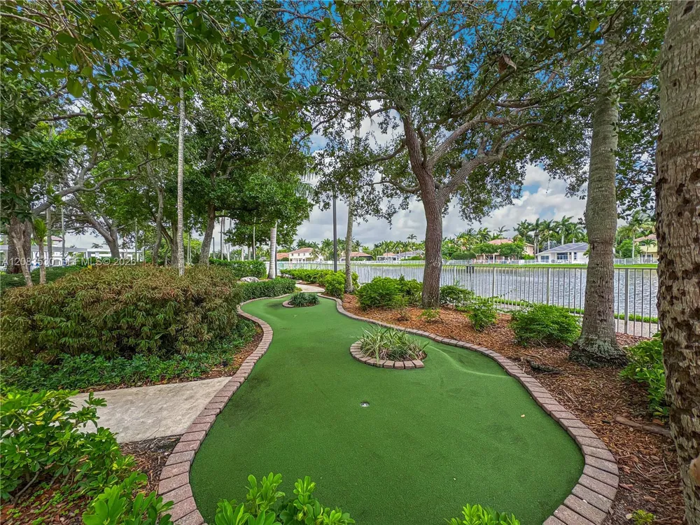 1509 Canary Island Dr Weston, FL 33327