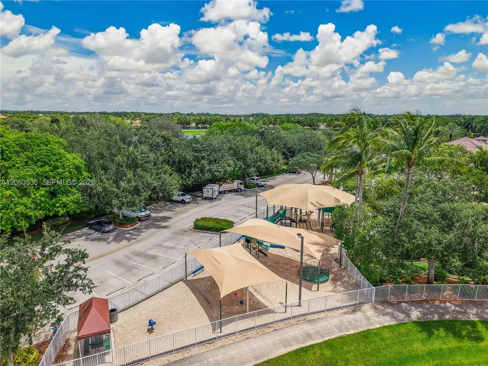 1509 Canary Island Dr Weston, FL 33327