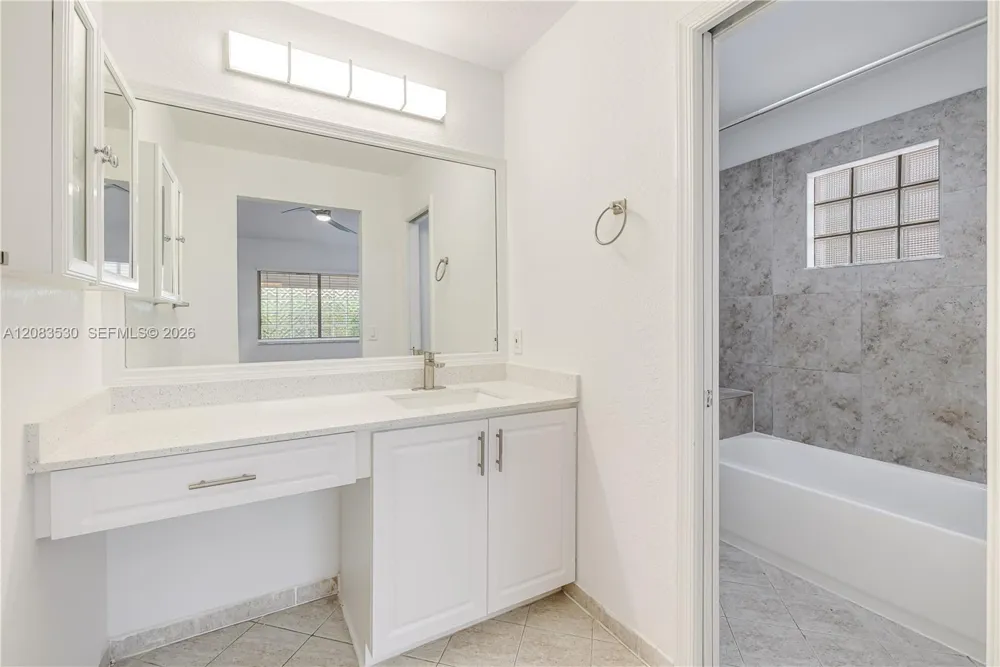 1509 Canary Island Dr Weston, FL 33327