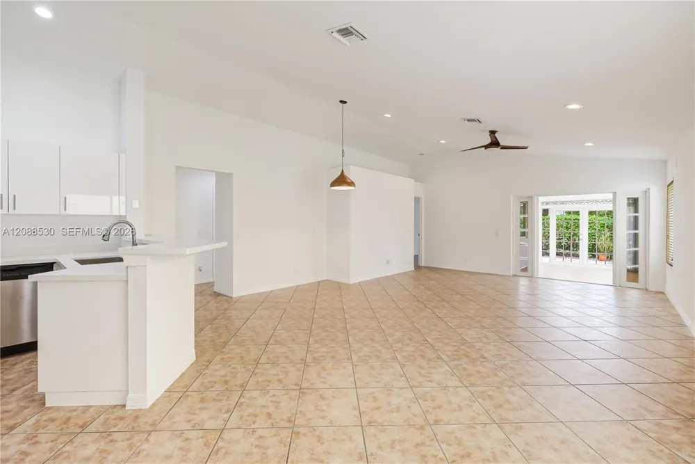 1509 Canary Island Dr Weston, FL 33327