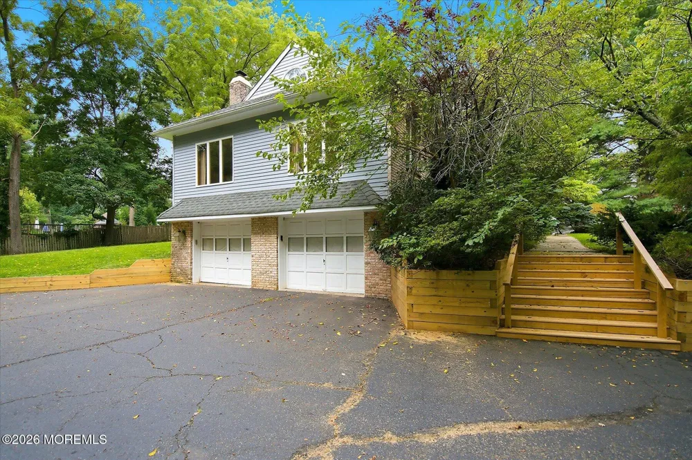 11 Castle Drive Middletown, NJ 07748