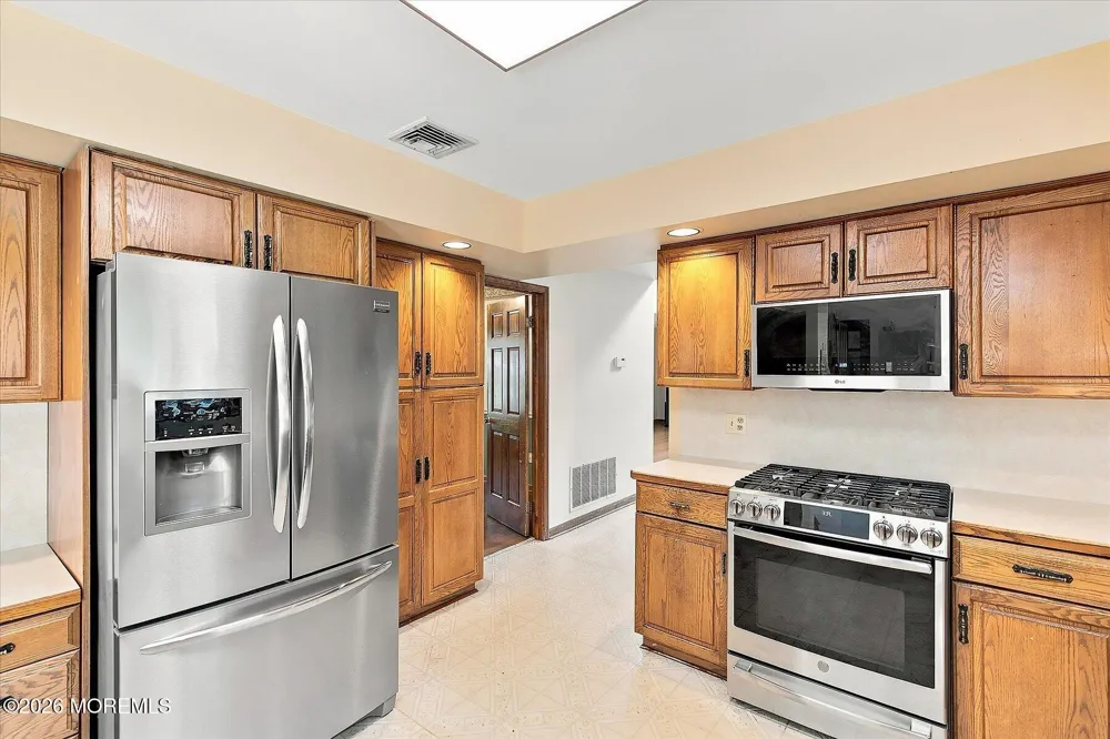 11 Castle Drive Middletown, NJ 07748
