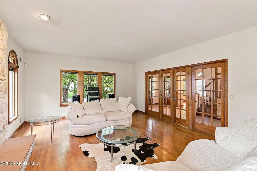 11 Castle Drive Middletown, NJ 07748