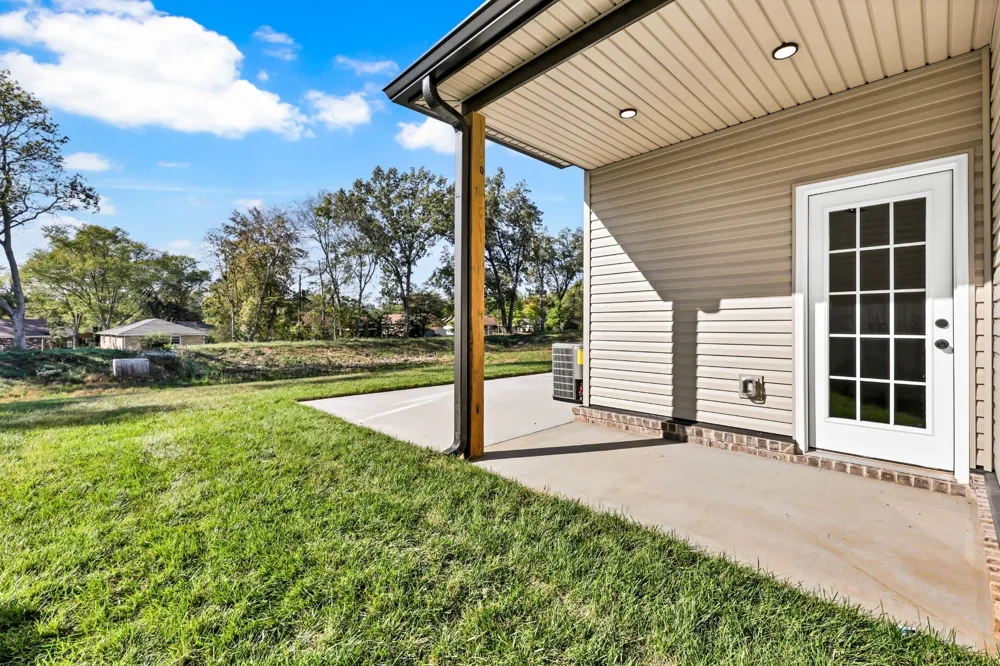 548 Charleston Cove Way Clarksville, TN 37043