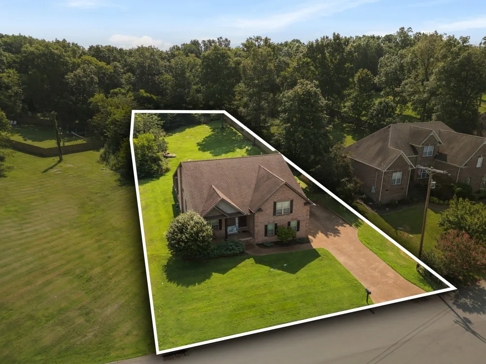 105 Hawthorne Vly Mount Juliet, TN 37122