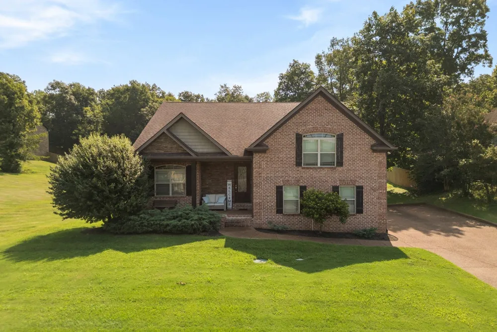 105 Hawthorne Vly Mount Juliet, TN 37122