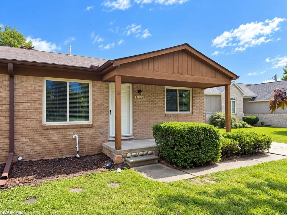 31660 Fraser Drive Fraser City, MI 48026
