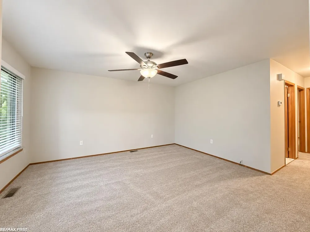 31660 Fraser Drive Fraser City, MI 48026