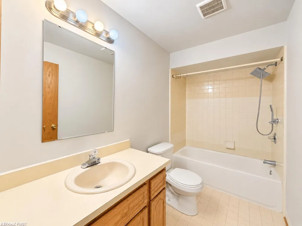 31660 Fraser Drive Fraser City, MI 48026