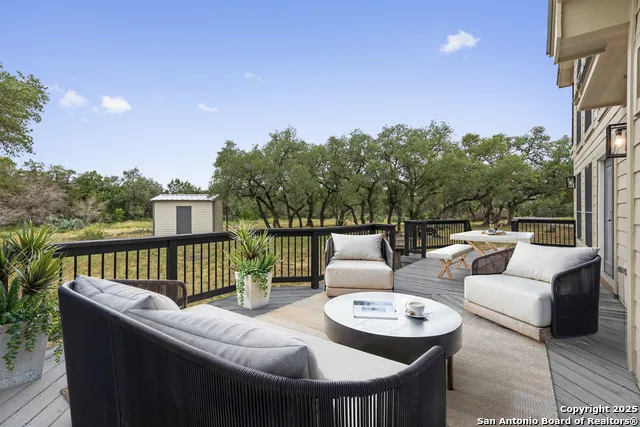 279 Pin Oak New Braunfels, TX 78132