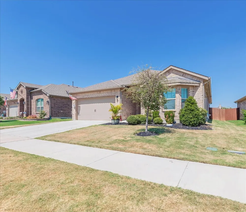 1904 Gill Star Drive Haslet, TX 76052
