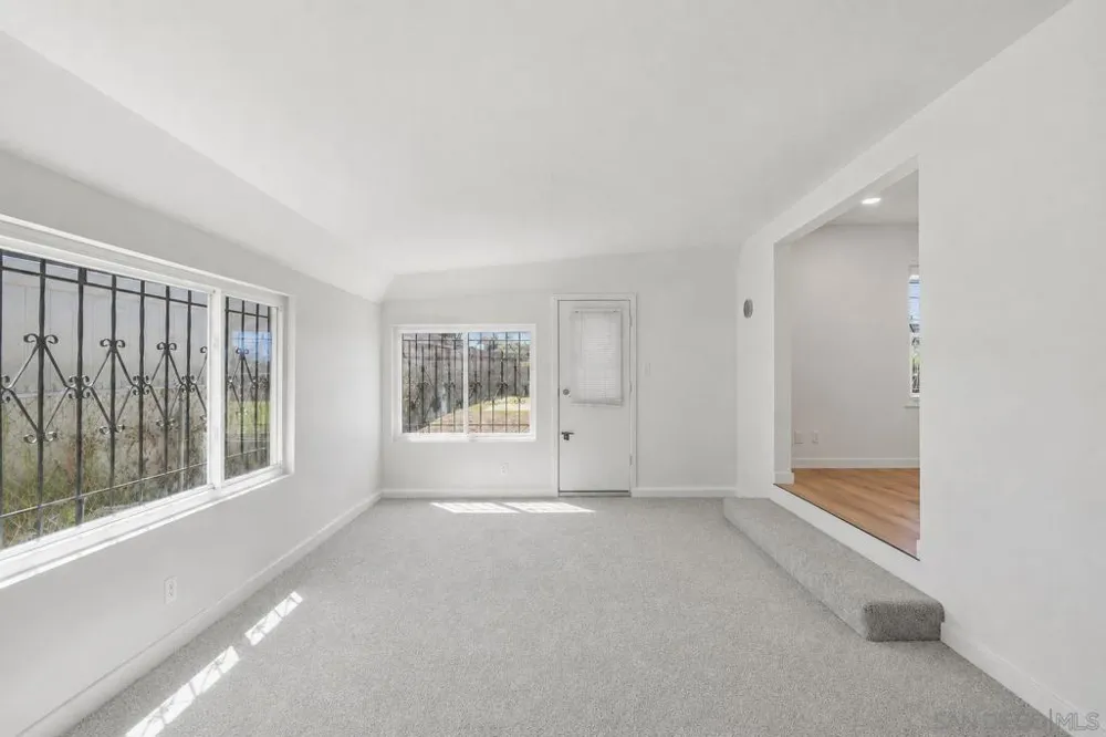 5345 Encina San Diego, CA 92114