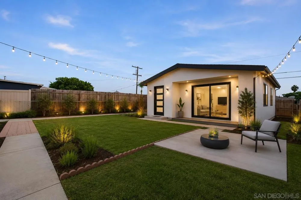 5345 Encina San Diego, CA 92114