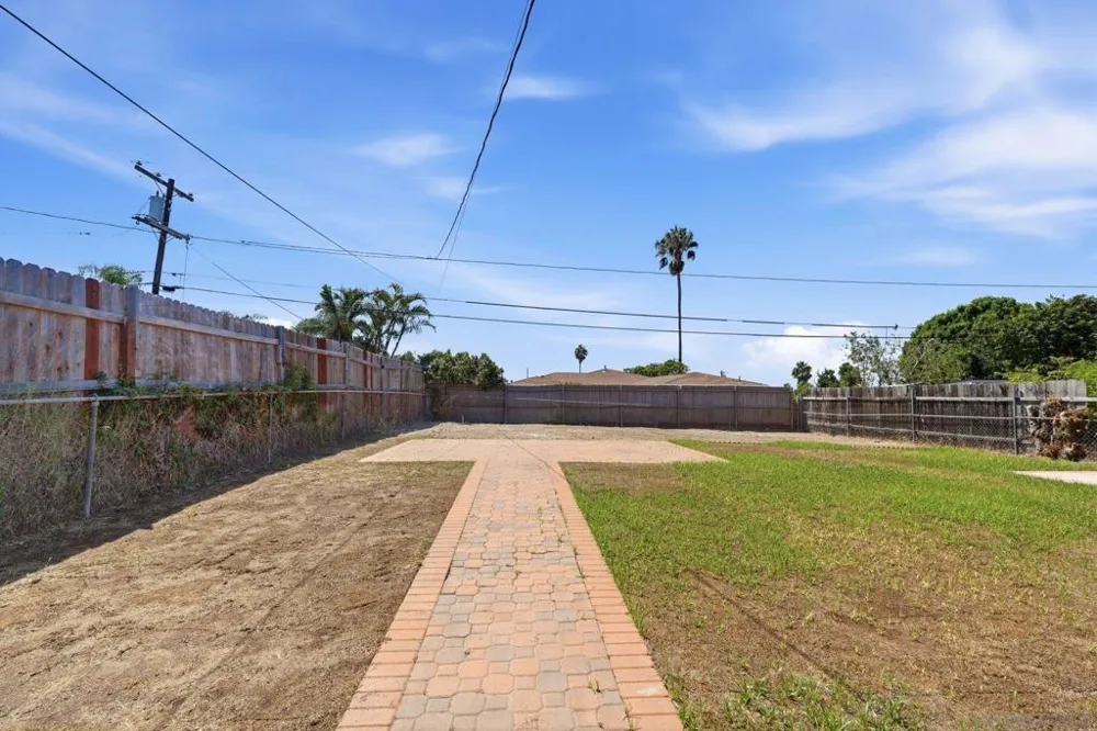 5345 Encina San Diego, CA 92114