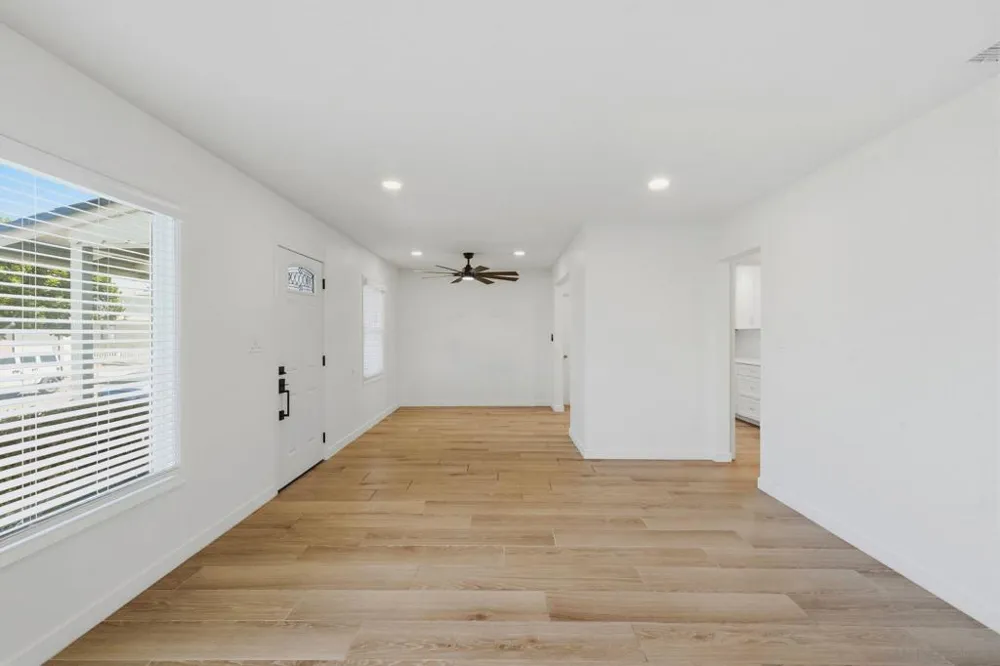 5345 Encina San Diego, CA 92114