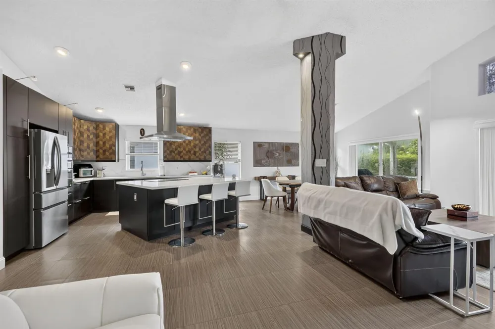 1504 LAKE BREEZE DRIVE Wellington, FL 33414