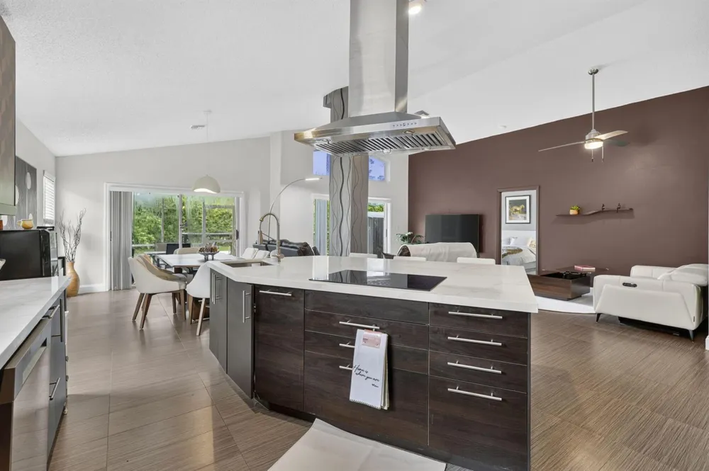 1504 LAKE BREEZE DRIVE Wellington, FL 33414