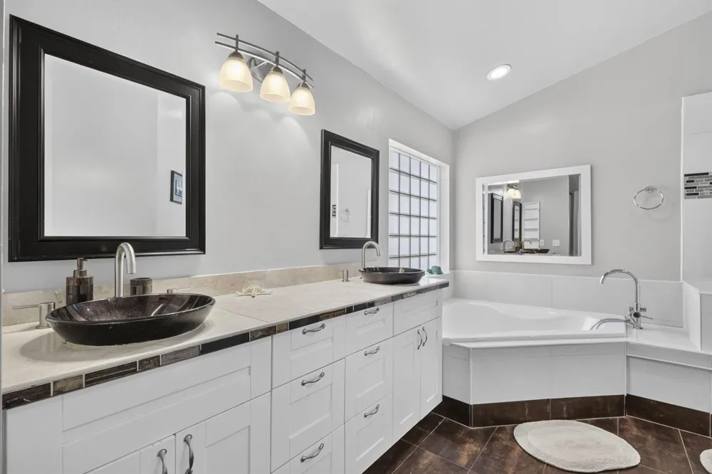 1504 LAKE BREEZE DRIVE Wellington, FL 33414