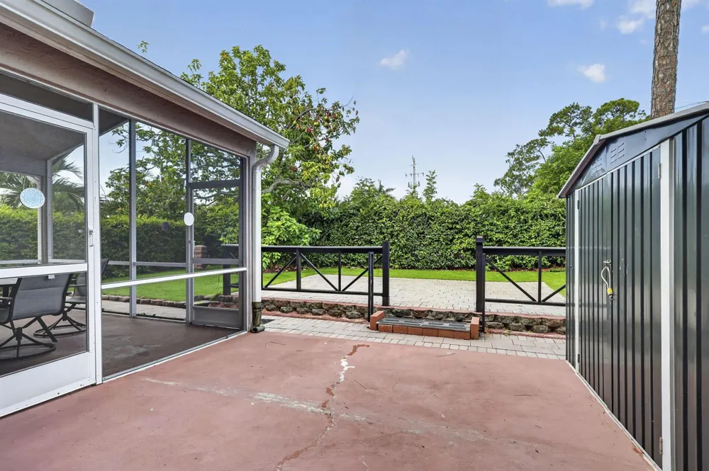 1504 LAKE BREEZE DRIVE Wellington, FL 33414
