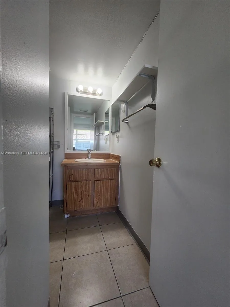 10004 Twin Lakes Dr #36-F Coral Springs, FL 33071