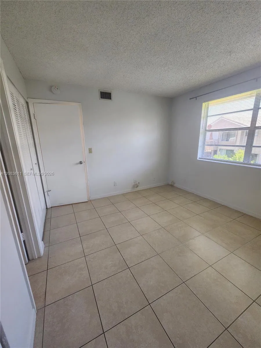 10004 Twin Lakes Dr #36-F Coral Springs, FL 33071