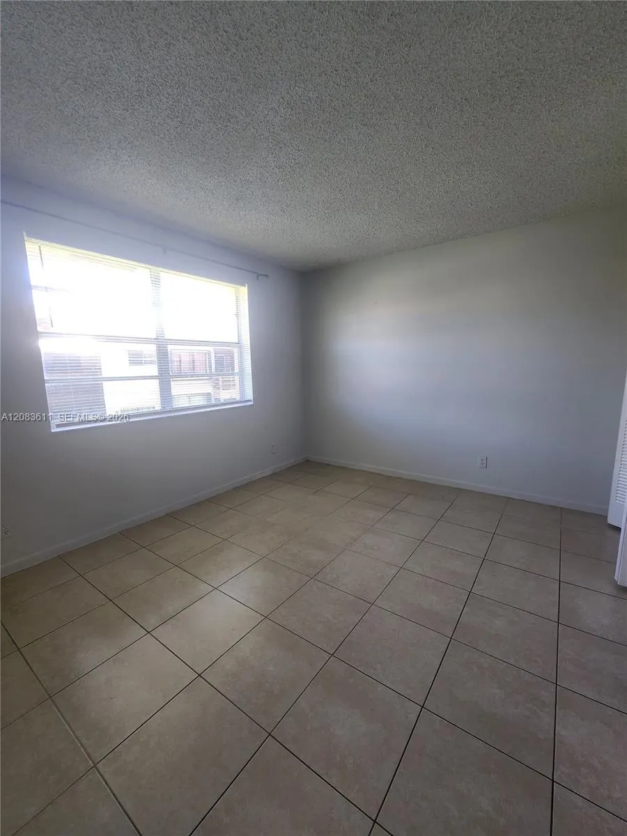 10004 Twin Lakes Dr #36-F Coral Springs, FL 33071